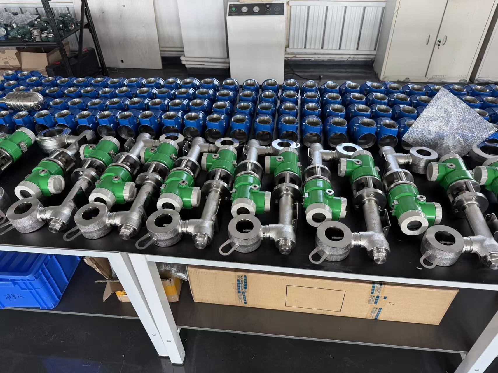 displacer level transmitter