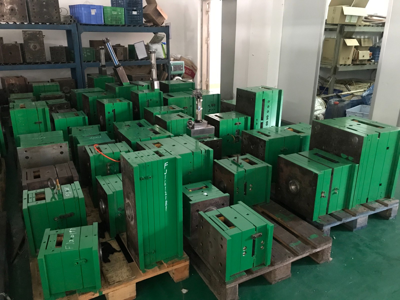 hot runner mould customized