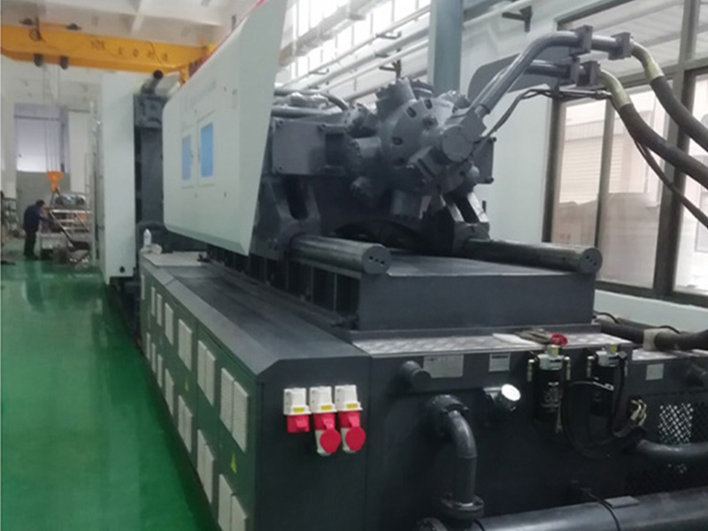 Máy phun lớn cho các bộ phận nhựa lớn Máy phun lớn cho các bộ phận nhựa lớn
