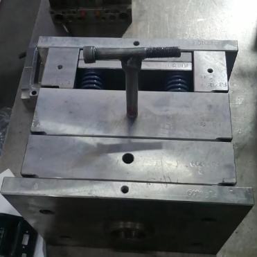 Plastic Cap Injection Lid Parts Customized Mould And Production
