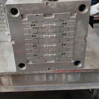 Khuôn tùy chỉnh Khuôn tùy chỉnh