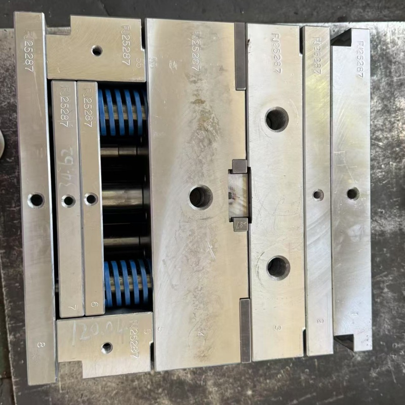 injection moulding tool