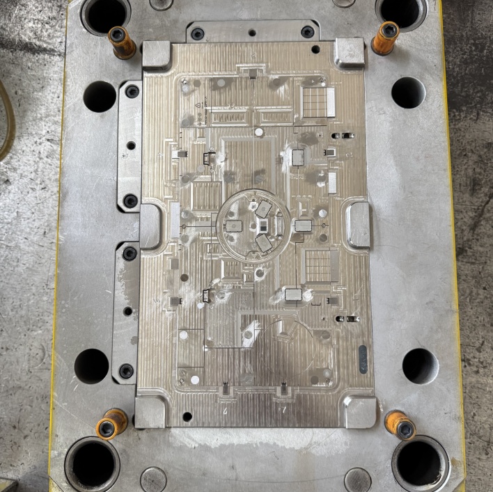 Additive Manufacturing Injection Molding China Mould Manufacturer For Electronic Accessory Parts