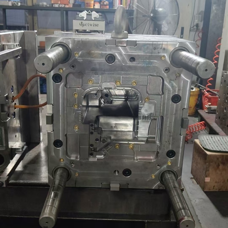 injection moulding machine