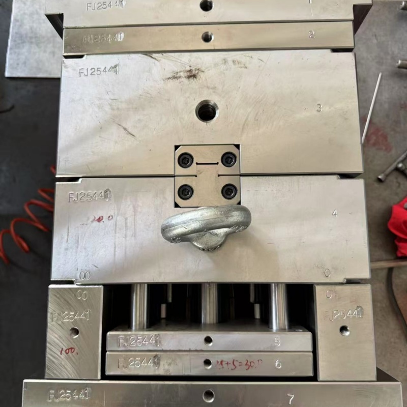 plastic injection molding companies in Xiamen China