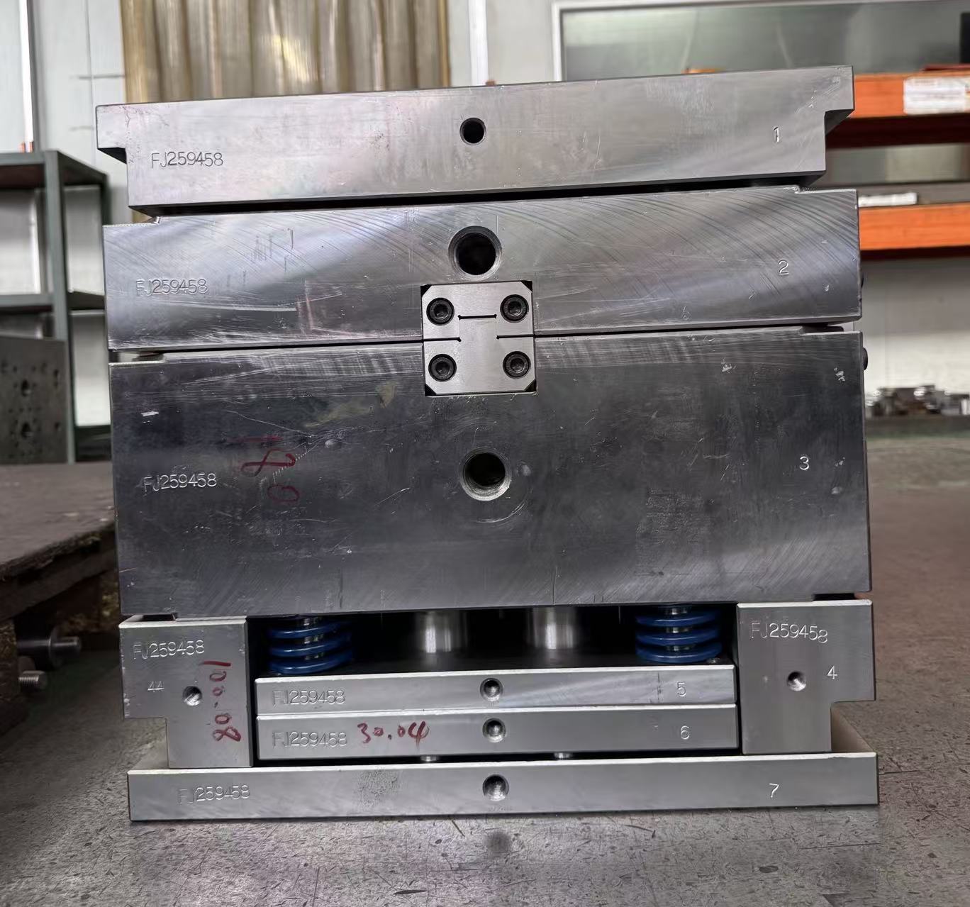 Plastic Injection Mould