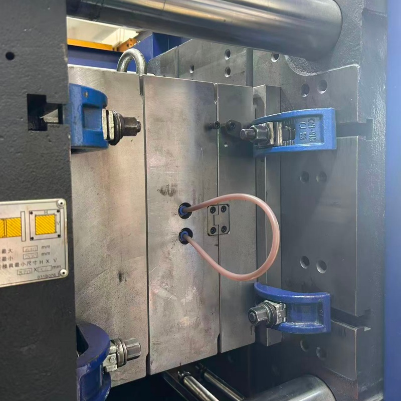 Пластиковые фильтры для кранов, литьевые формы и готовые изделия