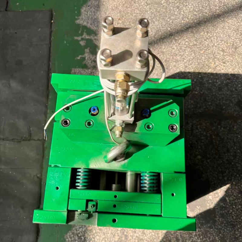 Компания по проектированию многоместных пресс-форм и литью под давлением в Китае