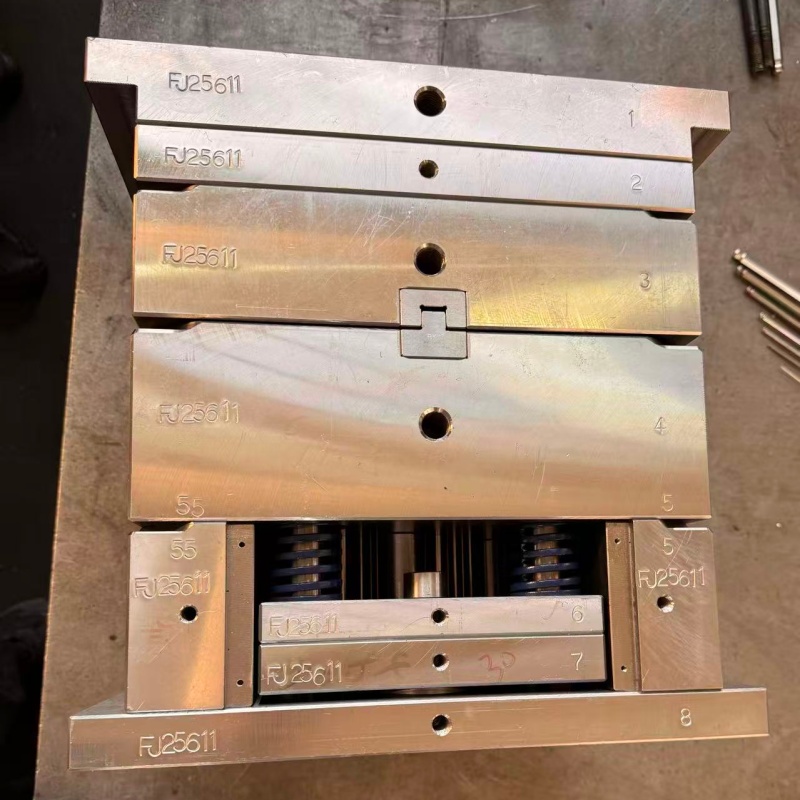 Industria de matrițe din plastic Xiamen FengJin urează industriei o dezvoltare mai prosperă în anul 2026