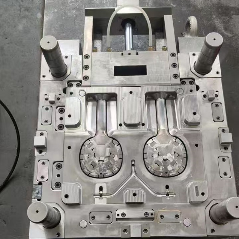 Scratch Resistand Chrome Finish Handheld Shower High Pressure 4 Spray Modes Rain Shower Head