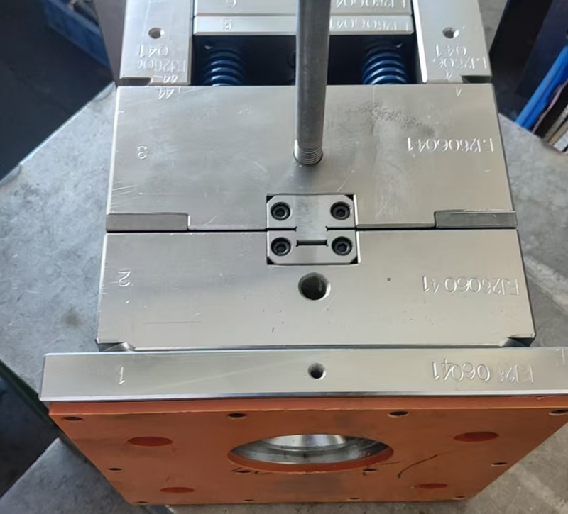 cost of plastic injection mold produce by plastic molding companies