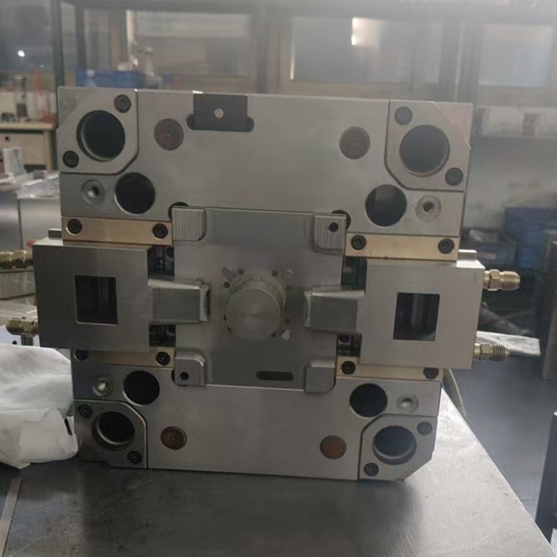 plastic mold maker