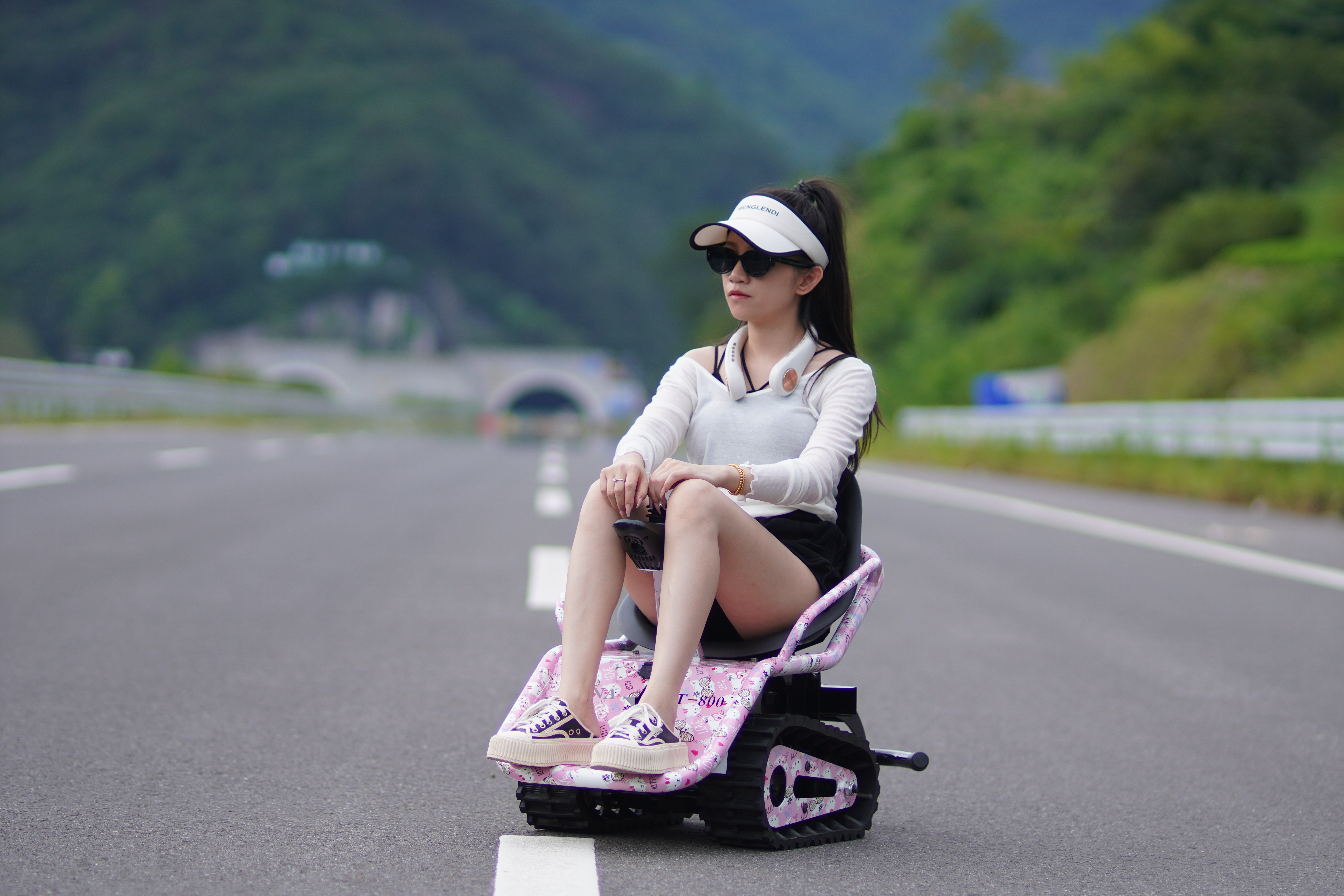 Small off road tracked vehicle for child