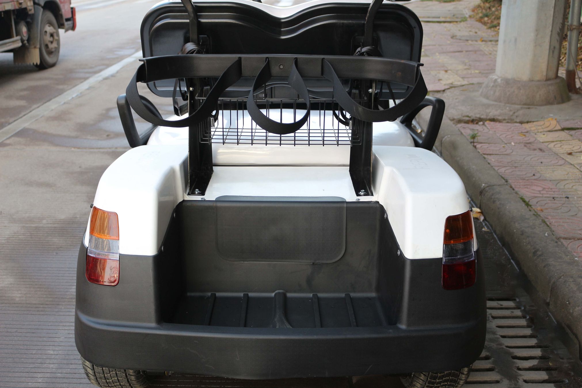 Agile & Quiet Heavy-Duty Golf Cart for Secure, All-Terrain Cargo Transport