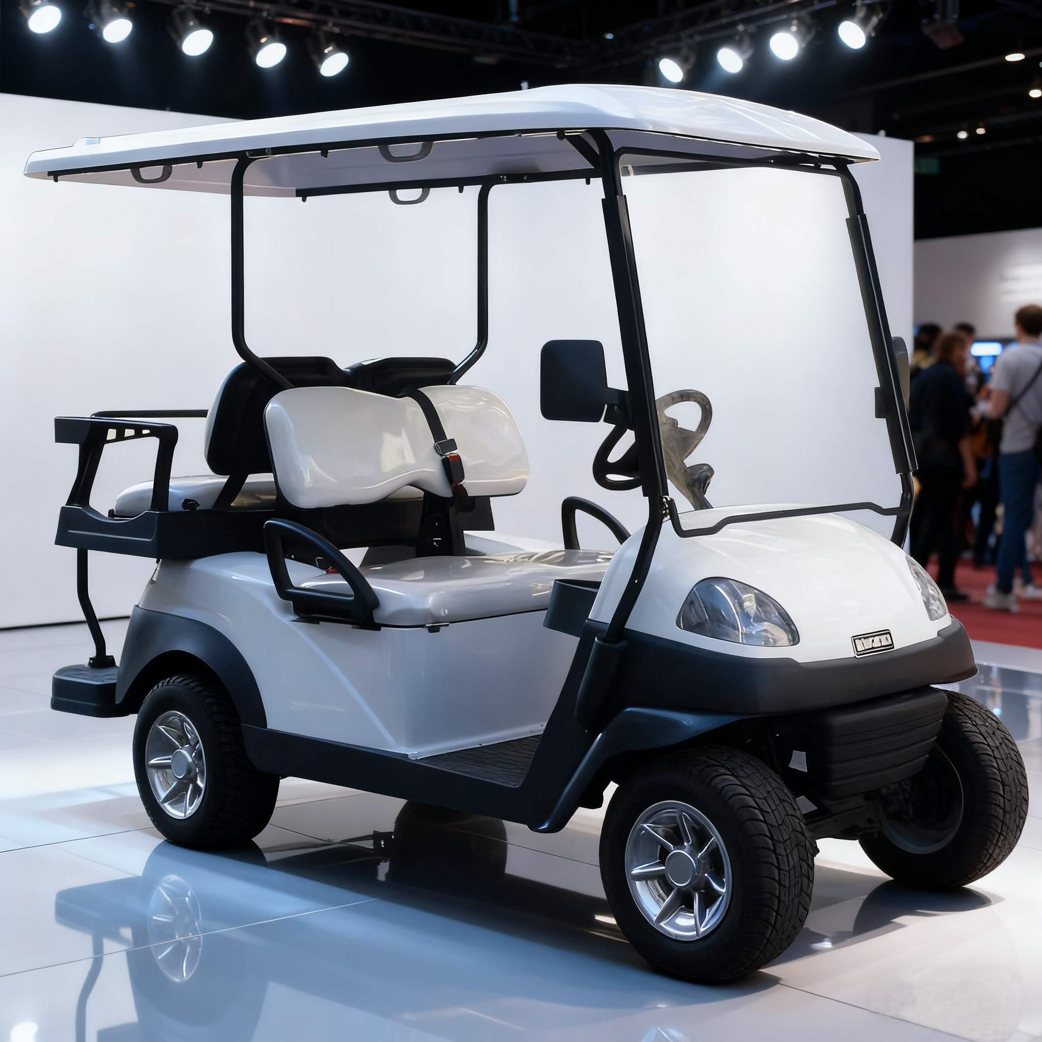 Luxury White Electric Golf Vehicle, Enhancing Golfing Experience and Beach Leisure Trips