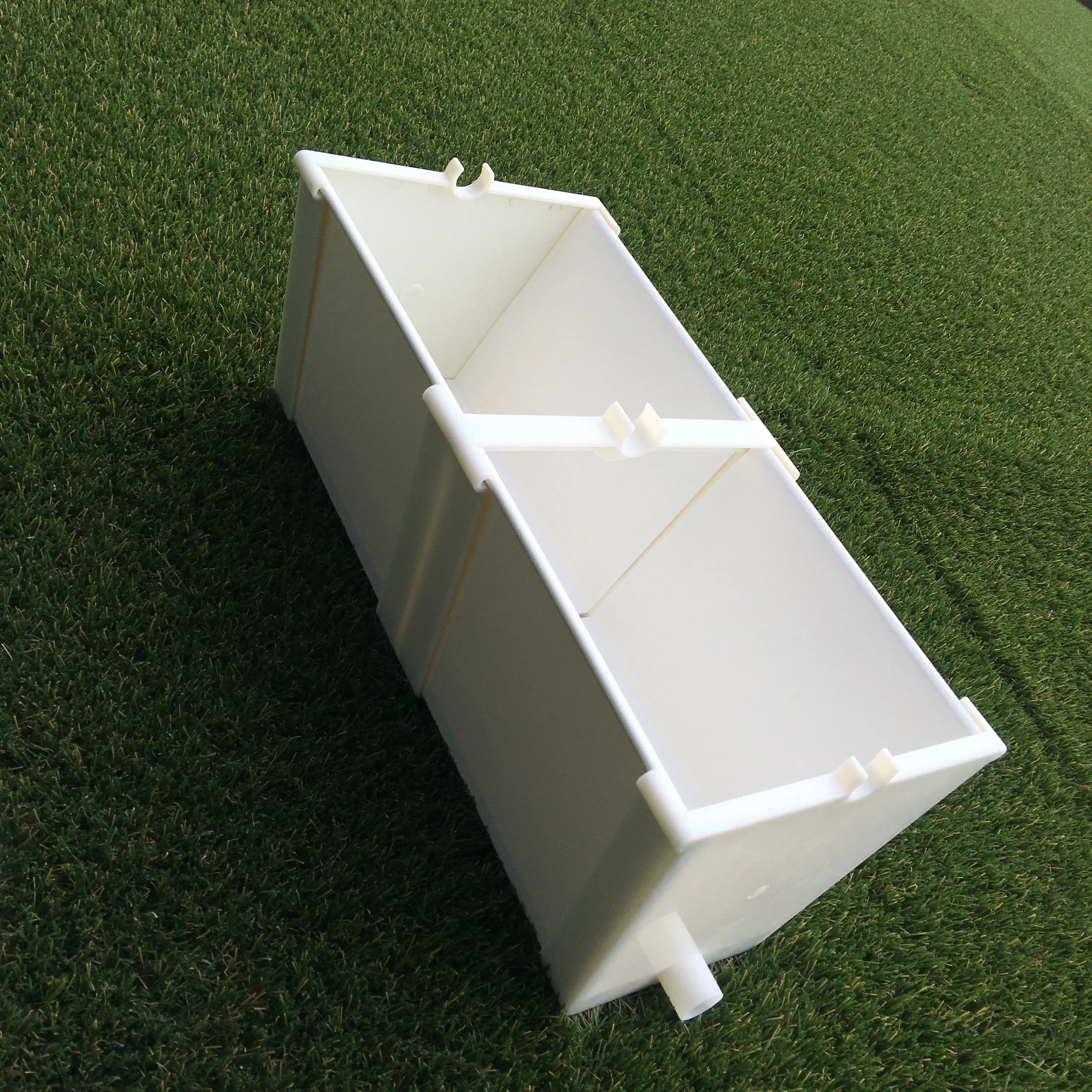 White PVC Strawberry Planting Gutter Soilless Cultivation Tray Strawberry Planting In Greenhouse