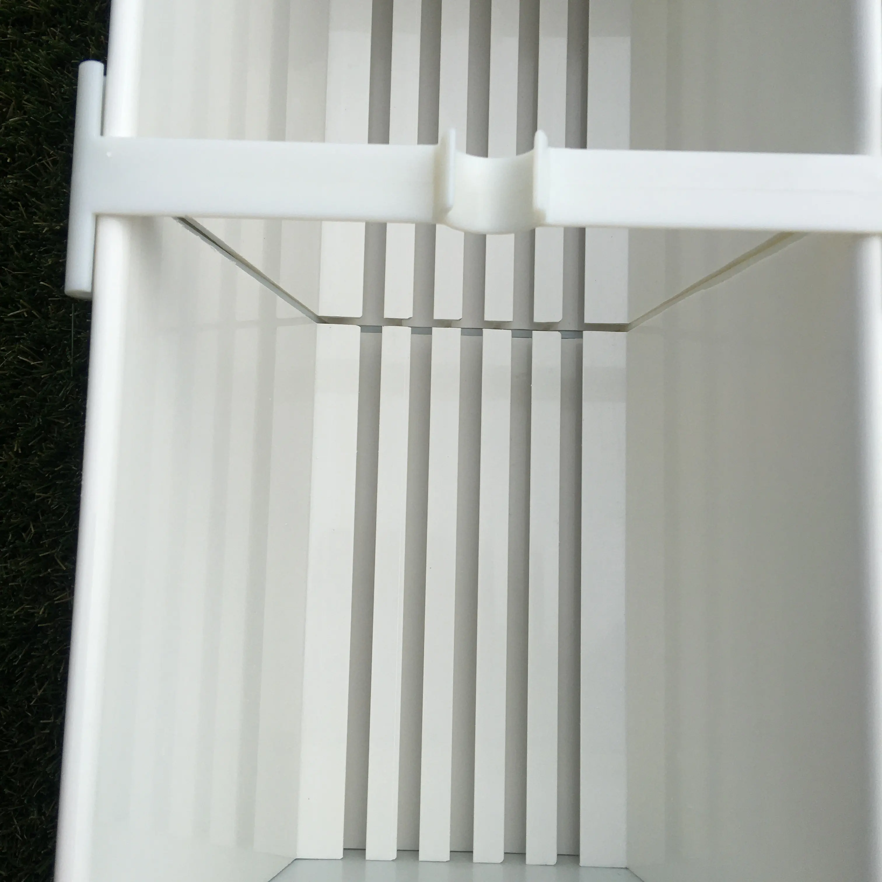 White PVC Strawberry Planting Gutter Soilless Cultivation Tray Strawberry Planting In Greenhouse