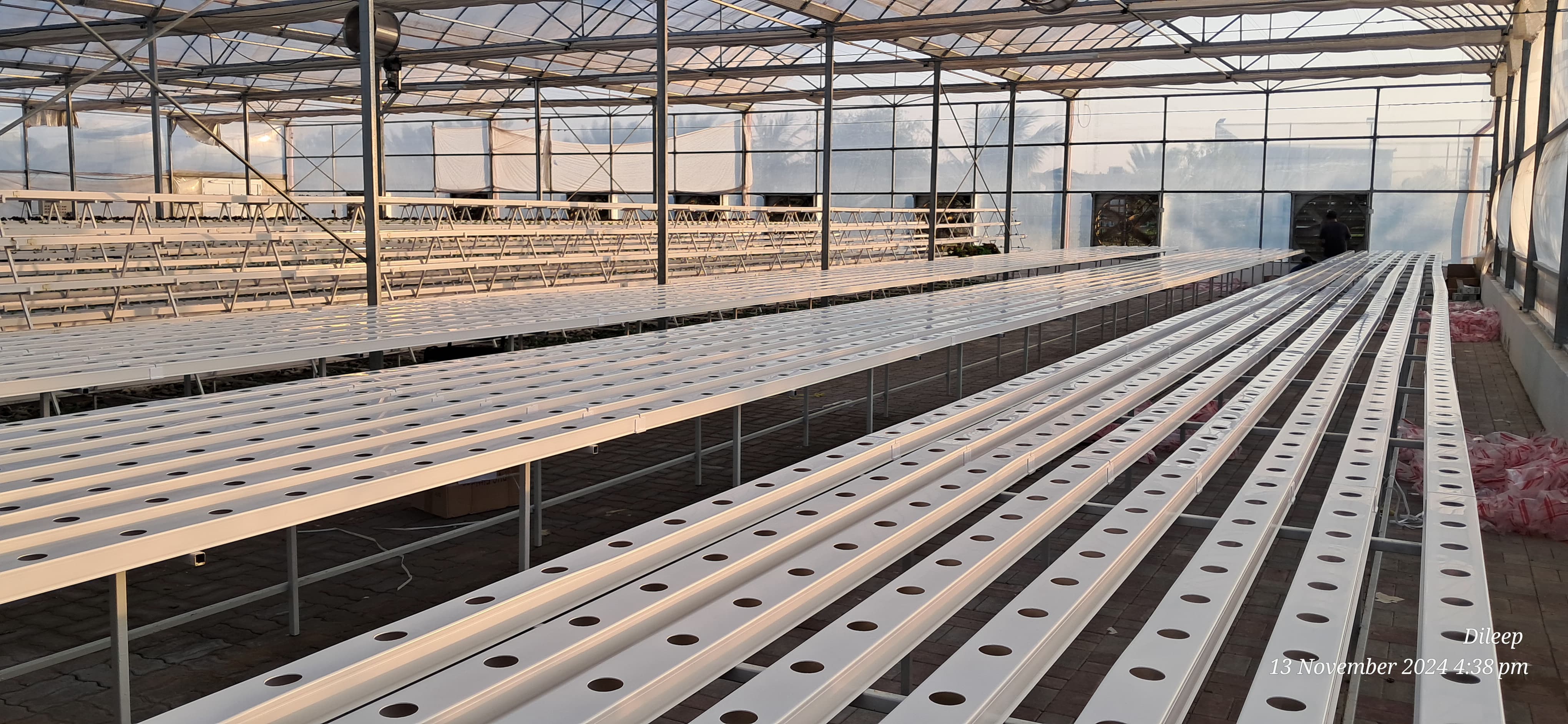Herb Growing Nutrients For Hydroponics Cost-effective 100x50mm Hydroponic Superfarm Irrigation Equipment