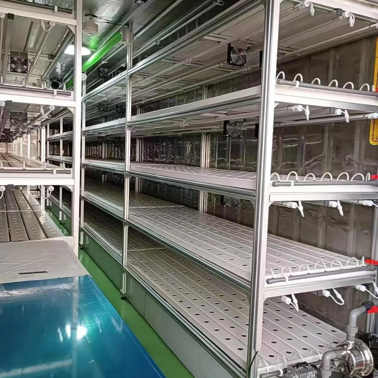Hydroponics Greenhouse Water Saving PVC NFT Channel Pipe Net Pot Vertical Farming Growing System