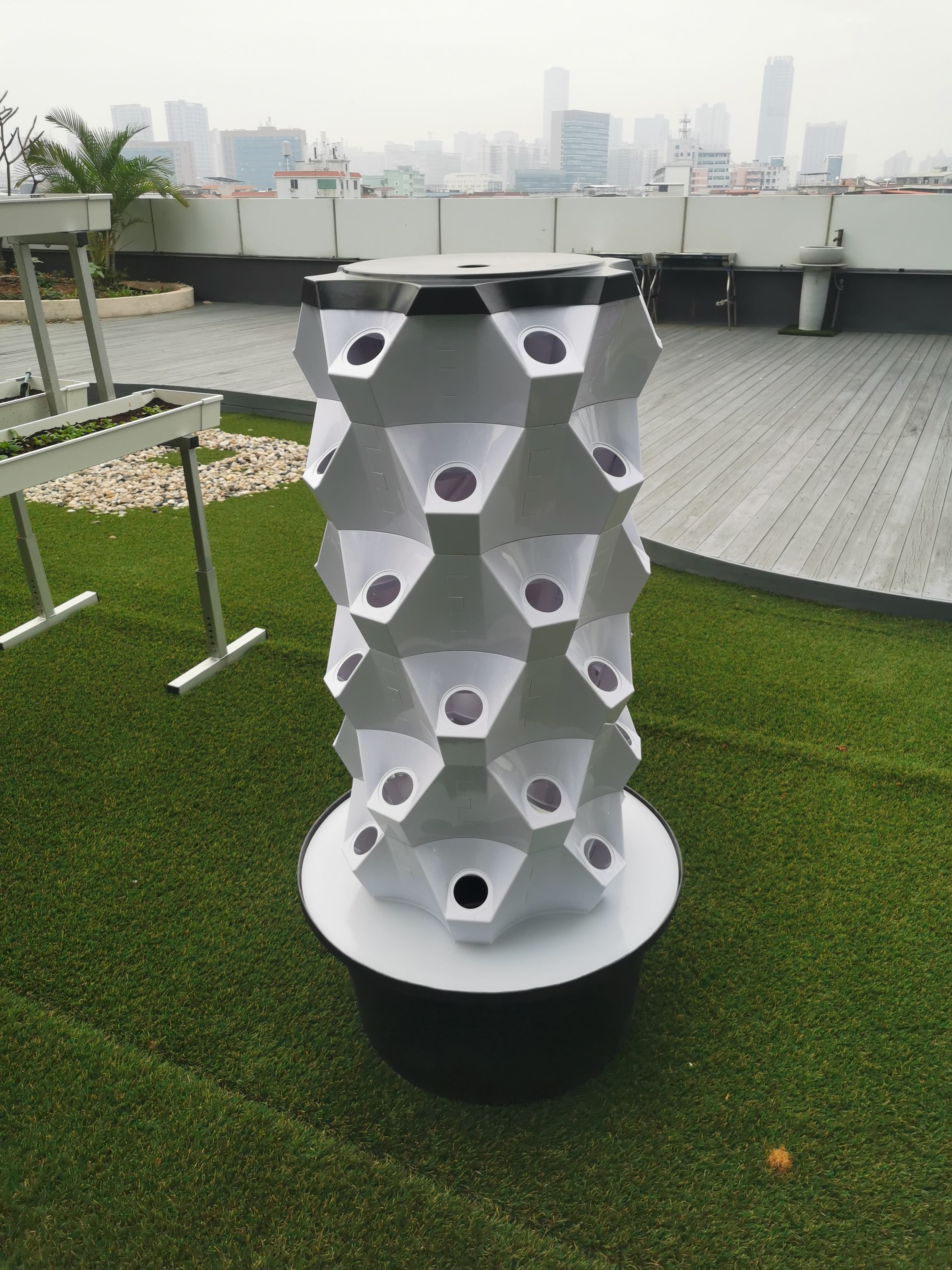 China Quality Smart Soilless Cultivation Aeroponic Tower Vertical Farming Hydroponic Tower Growing System for Vegetable