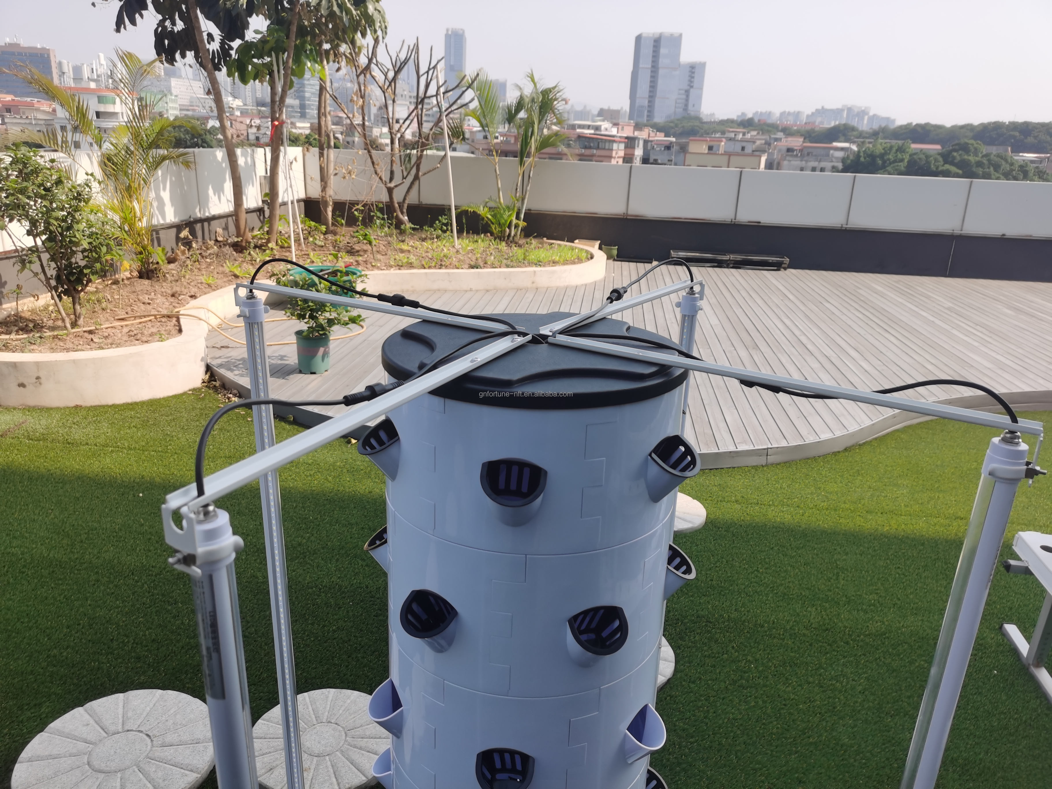 Rotating Tower Aeroponic Grow Tower Hydroponic Strawberry Tower System Indoor with Lights