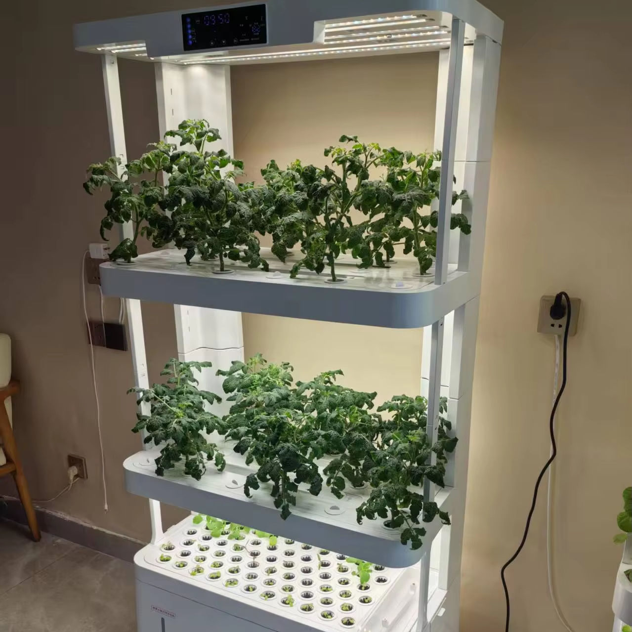 Smart Vegetable Growing Machine with Spray System Home Vertical Hydroponic Kit