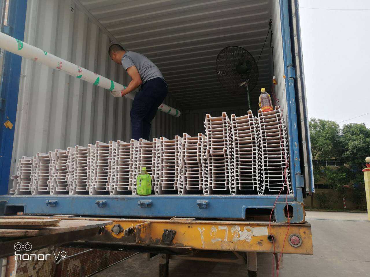 G&N Substrate Gutter Vertical Hydroponic System NSF Certified Commercial Greenhouse Strawberry Vertical Kit