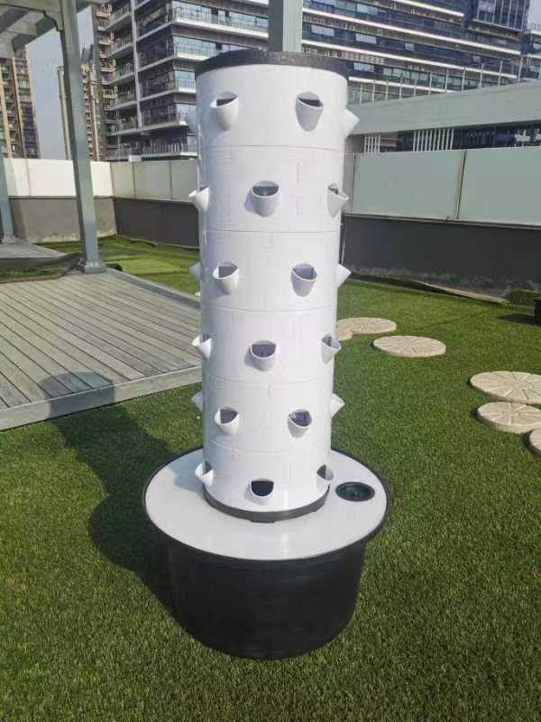 Vertical Tower Hydroponics: Maximizing Space Efficiency in Urban Farming Operations
