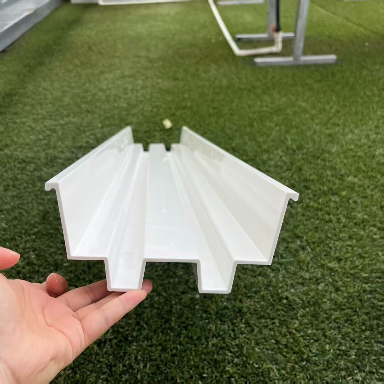 substrate gutter