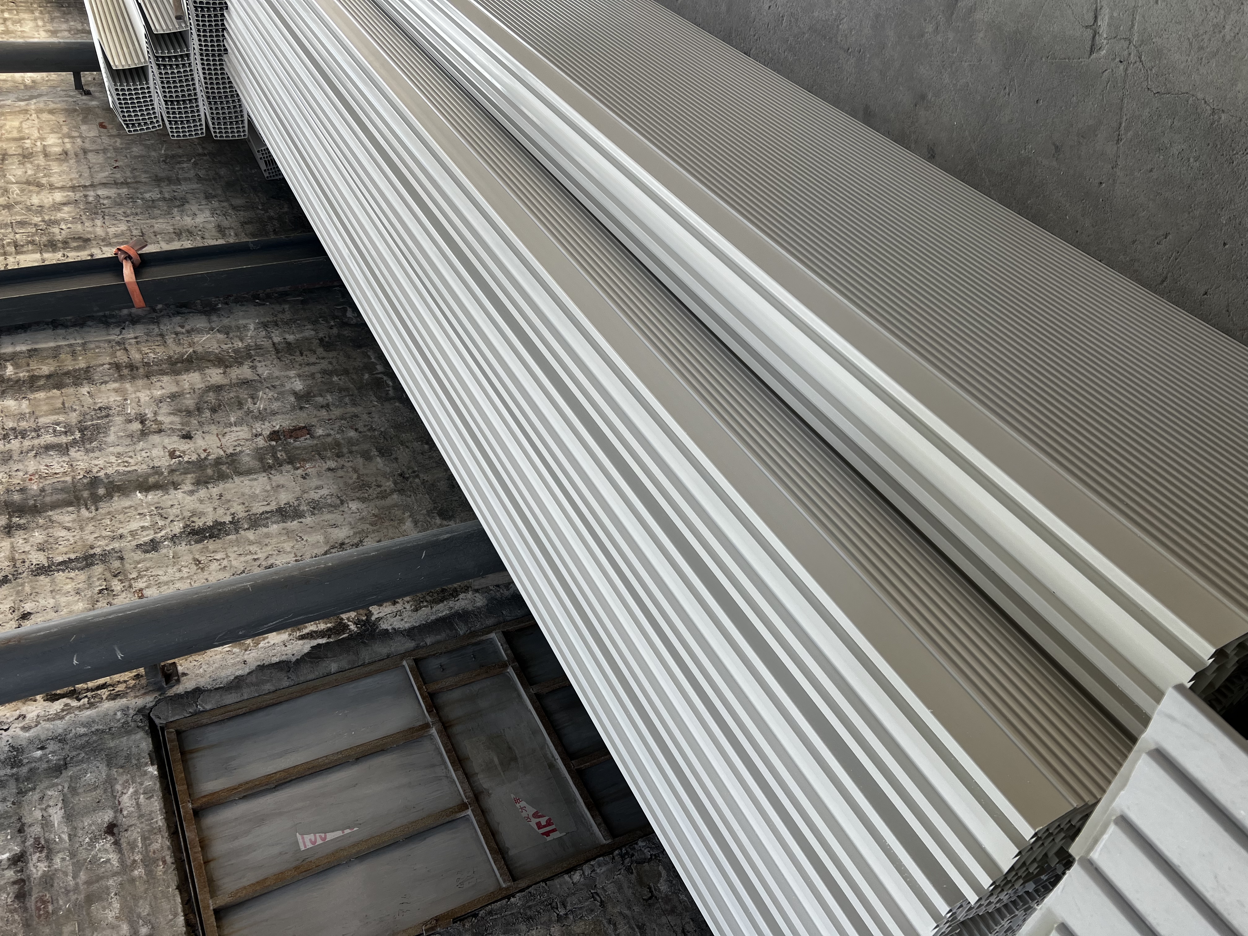 18.5cm Substrate Gutter Single Plant Design Matching Substrate Bag for Greenhouse Cultivation