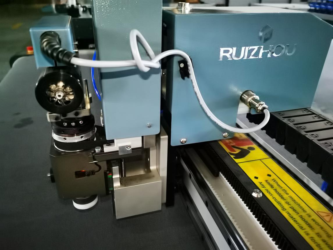 如何安裝刀和EOT？