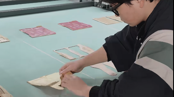 automatic insole cutting machine