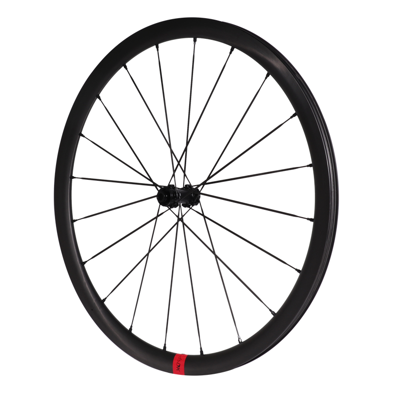 carbon spoke wheel