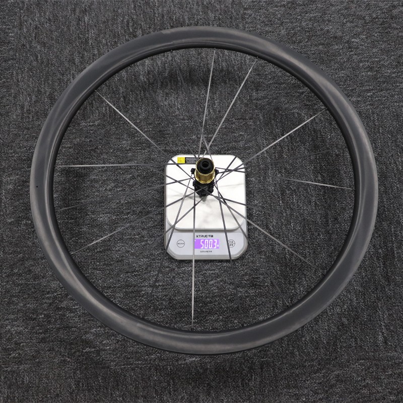 carbon spoke wheels