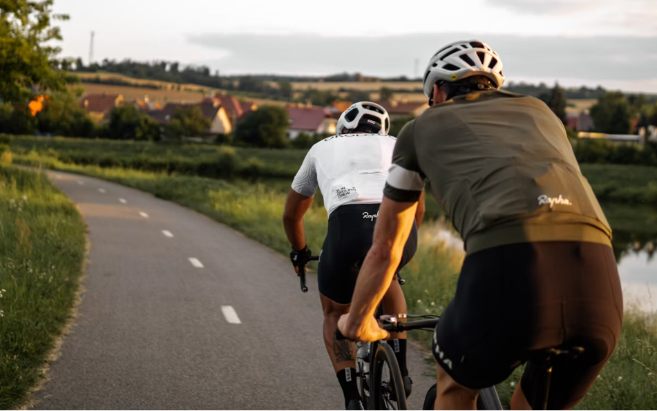 Hookless vs Hooked Carbon Rims Safety Tire Compatibility and Pressure Limits for Global Bicycle Brands