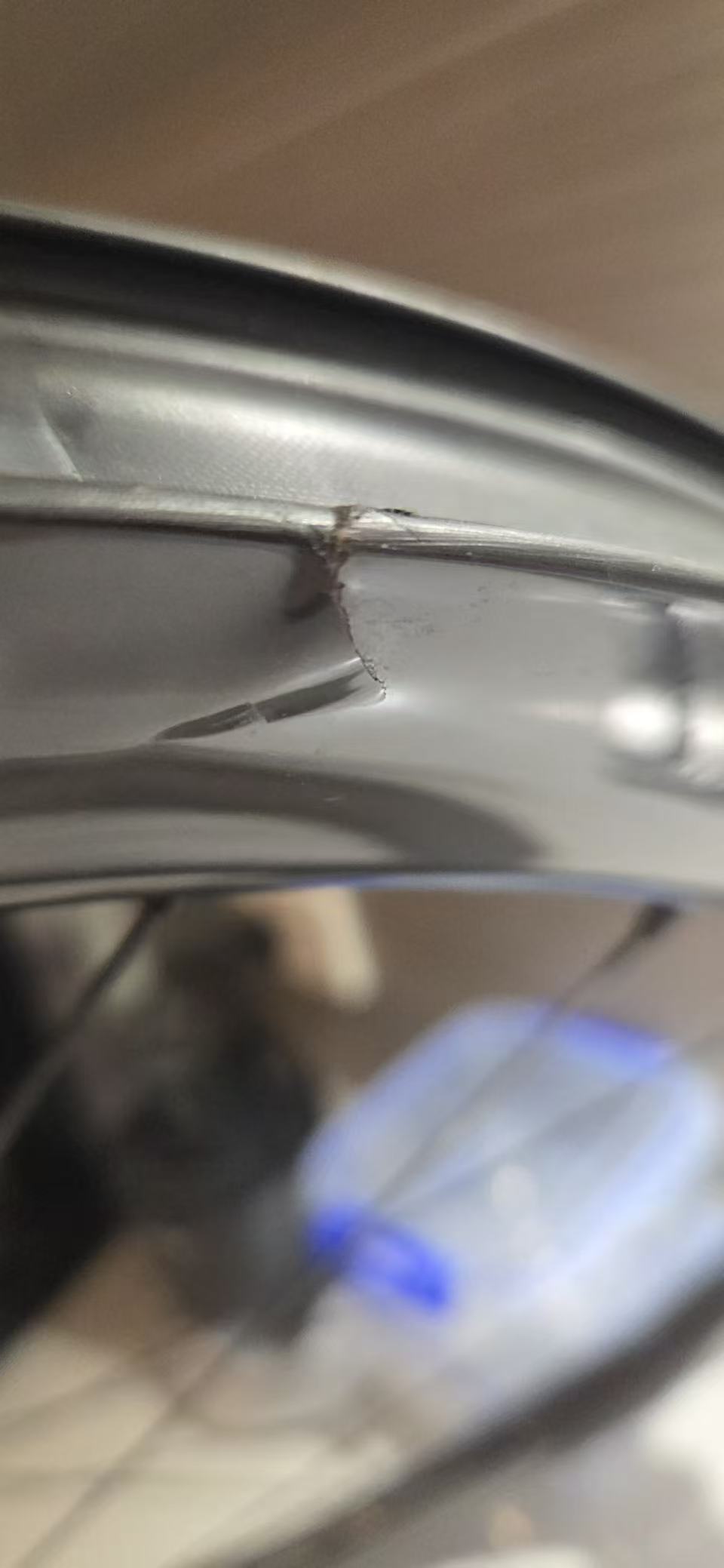 Broken gravel rim