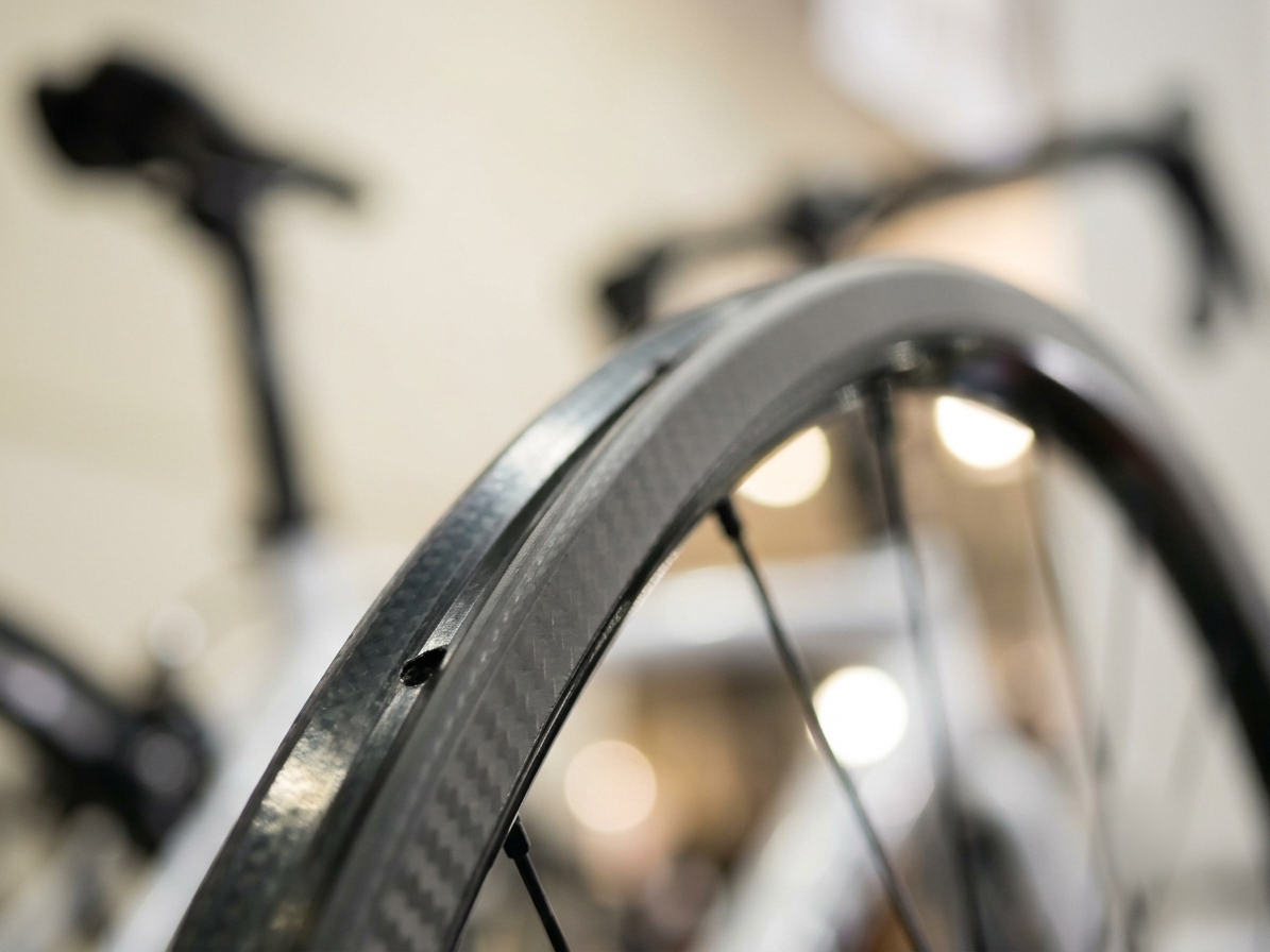 Are Carbon Wheels Tubeless? A Guide to Rim and Tire Compatibility