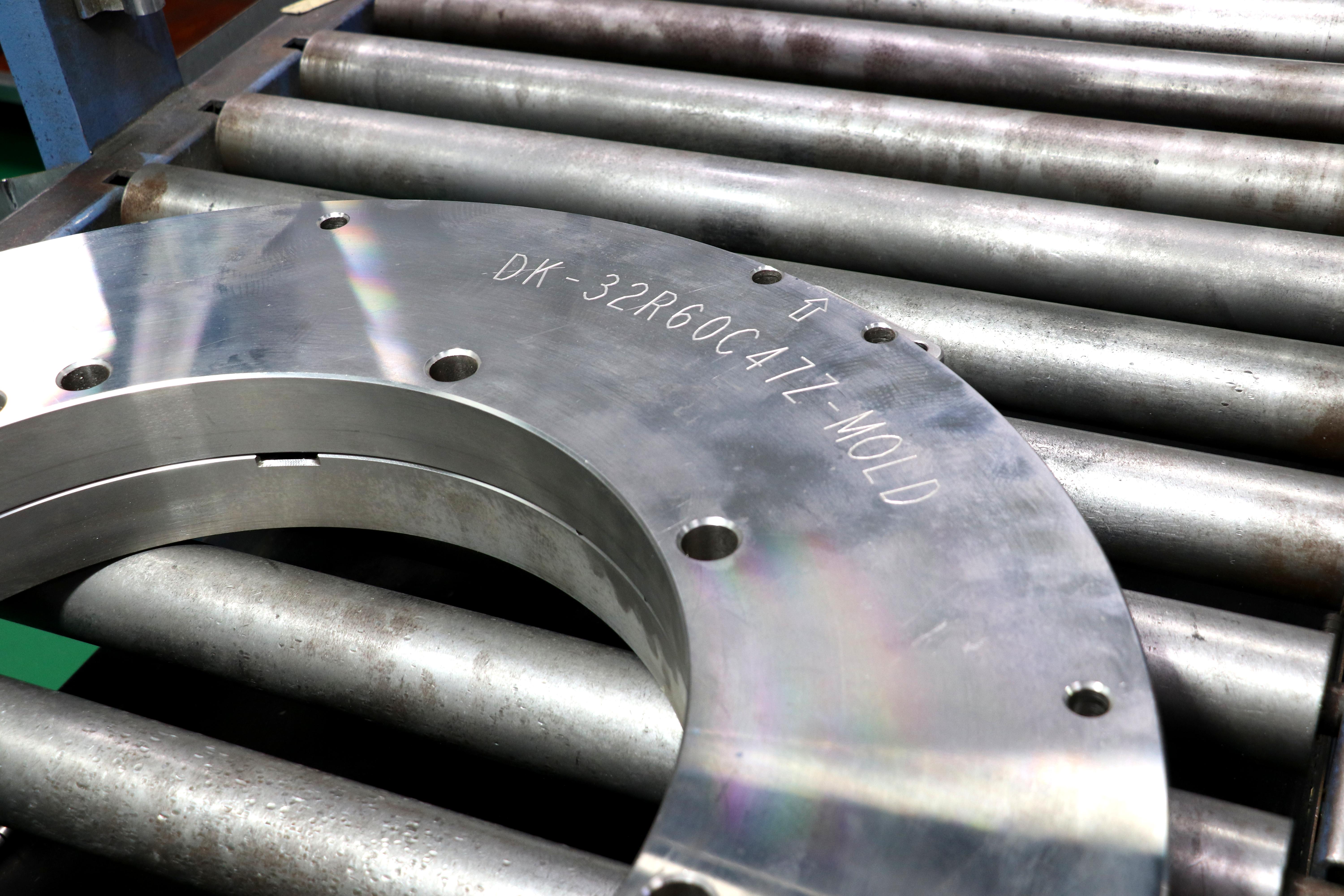 Dedicated 32 inch carbon gravel rim mold - bottom