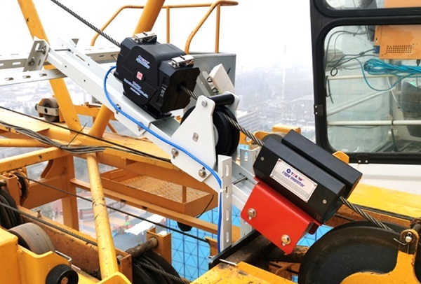 Système de surveillance en ligne automatique de corde de grue