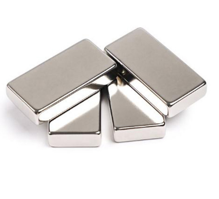 Blokový neodymový magnet vzácných zemin N52