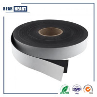 Striscia di gomma flessibile isotropica