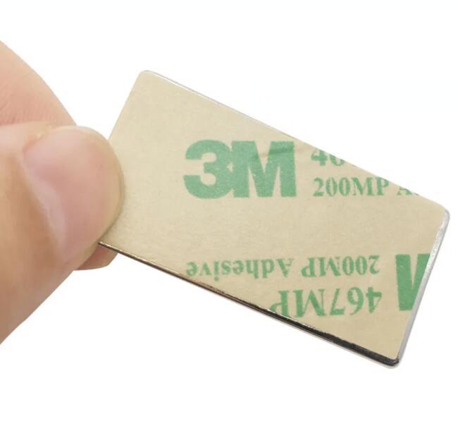 Αυτοκόλλητοι μπλοκ μαγνήτες νεοδυμίου