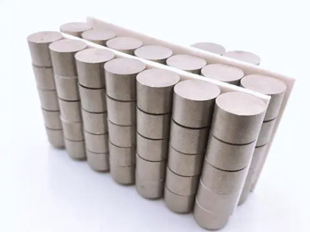 La diferencia entre el imán permanente de samario cobalto SmCo5 y Sm2Co17