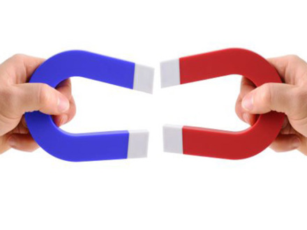 ¿Cuál es la fuerza de atracción de un imán?