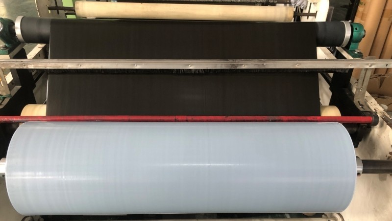 Filme de liberação (PET/PE/PP) para produção de membrana asfáltica