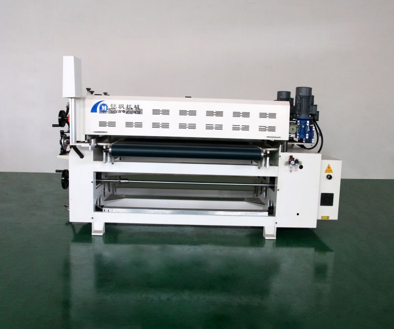 Roller coating machine