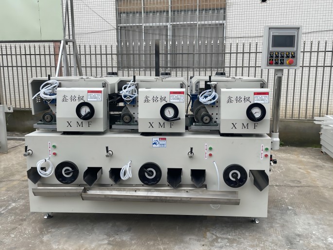 What are the advantages of Roller Coating Machine?