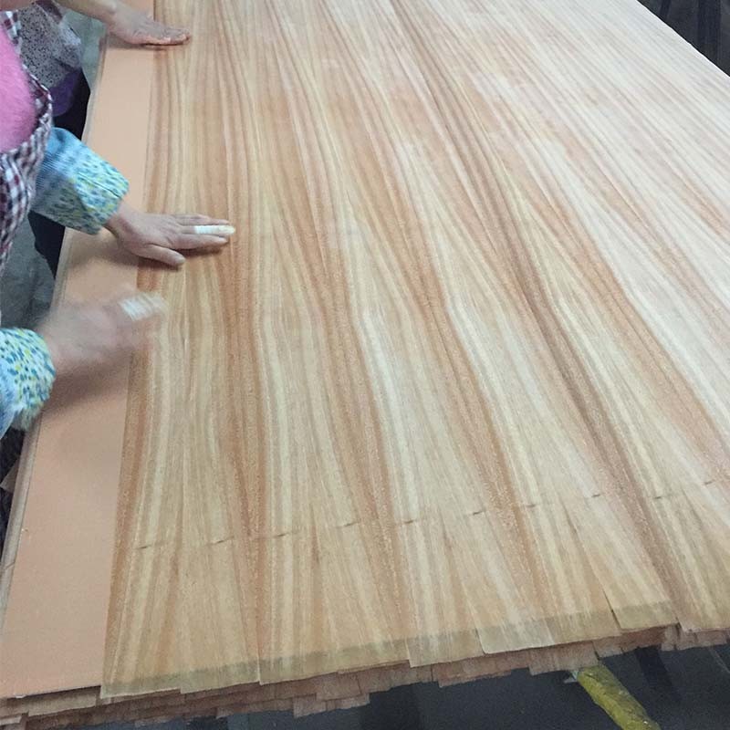 3mm 3.2mm 4mm 5.2mm 9mm 12mm or 18mm Fancy ev Red or White Oak Walnut Veneer Plywood with Furniture Grade