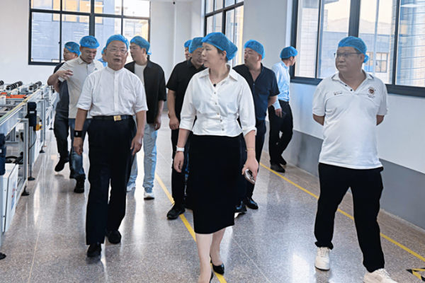 “Small tiles hide big articles!” Sgbsolar and China Society of Land Economics explore the new architectural future of PV tiles.