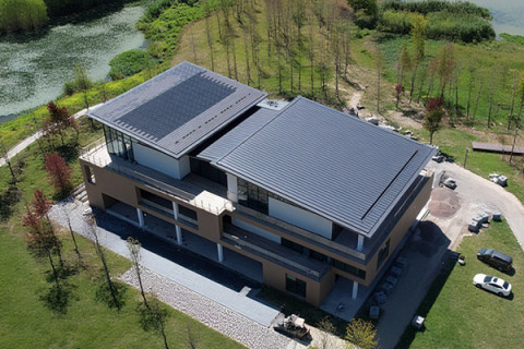 The Aesthetic Revolution: Why Homeowners Prefer Solar Roof Tiles?